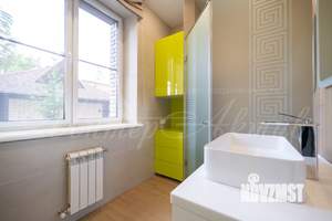 Коттедж 351м², 3-этажный, участок 10 сот.  