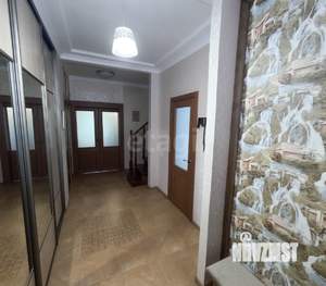 Дом 211м², 2-этажный, участок 6 сот.  