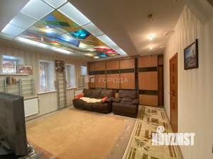 Дом 380м&sup2;, 2-этажный, участок 13 сот.  