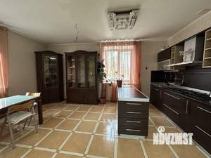 Коттедж 292м², 3-этажный, участок 13 сот.  