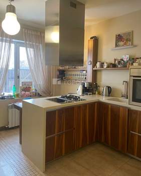 Дом 275м², 3-этажный, участок 5 сот.  
