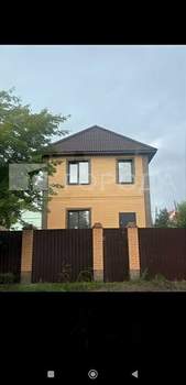 Дом 180м&sup2;, 3-этажный, участок 4 сот.  