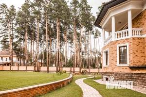 Коттедж 1213м&sup2;, 3-этажный, участок 30 сот.  