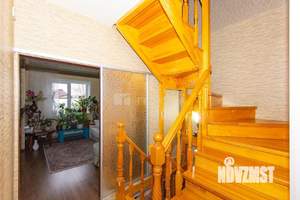 Дом 240м², 2-этажный, участок 10 сот.  