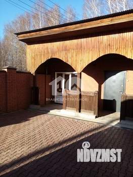 Дом 220м&sup2;, 3-этажный, участок 8 сот.  