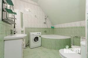 Коттедж 244м&sup2;, 3-этажный, участок 9 сот.  