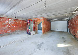 Дом 196м&sup2;, 3-этажный, участок 5 сот.  