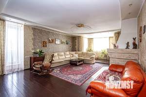 Коттедж 271м², 2-этажный, участок 7 сот.  