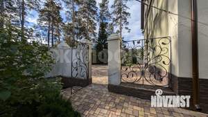 Дом 626м&sup2;, 3-этажный, участок 24 сот.  