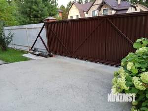 Коттедж 280м&sup2;, 3-этажный, участок 6 сот.  