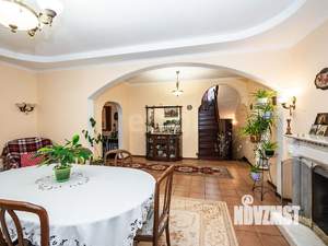 Дом 640м², 3-этажный, участок 8 сот.  