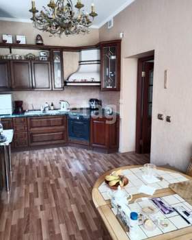 Дом 487м&sup2;, 3-этажный, участок 8 сот.  