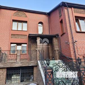 Дом 316м&sup2;, 2-этажный, участок 6 сот.  