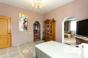 Дом 280м&sup2;, 2-этажный, участок 9 сот.  