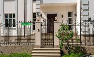 Дом 660м&sup2;, 3-этажный, участок 8 сот.  