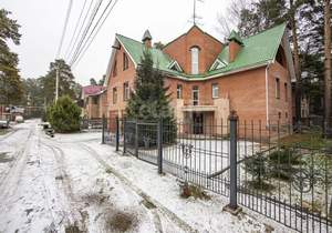 Дом 456м&sup2;, 3-этажный, участок 10 сот.  