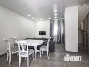 Дом 250м², 3-этажный, участок 10 сот.  