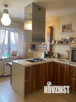 Дом 275м², 3-этажный, участок 5 сот.  