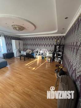 Дом 215м&sup2;, 3-этажный, участок 7 сот.  