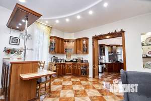 Коттедж 550м², 3-этажный, участок 13 сот.  