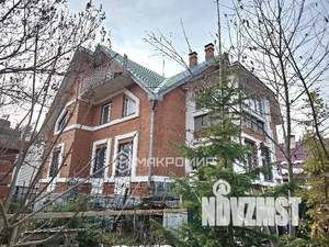 Коттедж 329м&sup2;, 2-этажный, участок 6 сот.  