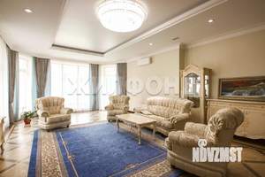 Коттедж 1213м², 3-этажный, участок 30 сот.  