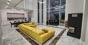 Дом 251м², 2-этажный, участок 11 сот.  