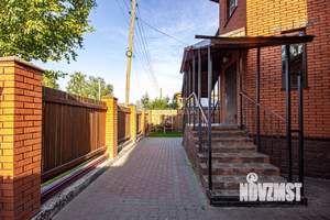 Дом 240м², 2-этажный, участок 6 сот.  
