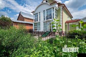 Дом 375м², 3-этажный, участок 12 сот.  