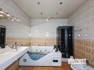 Дом 443м², 2-этажный, участок 6 сот.  