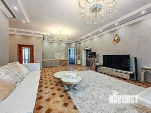 Дом 443м&sup2;, 2-этажный, участок 13 сот.  