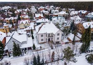 Дом 660м², 3-этажный, участок 8 сот.  