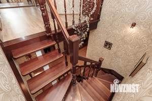 Коттедж 244м&sup2;, 3-этажный, участок 9 сот.  