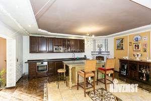 Дом 280м&sup2;, 2-этажный, участок 9 сот.  