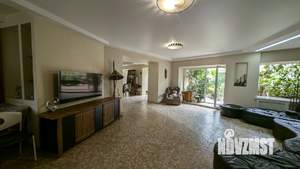 Дом 626м&sup2;, 3-этажный, участок 24 сот.  