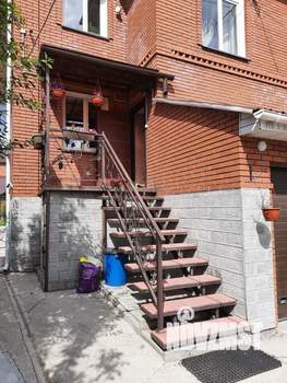 Дом 180м&sup2;, 2-этажный, участок 5 сот.  