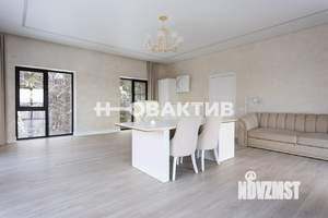 Дом 400м&sup2;, 3-этажный, участок 30 сот.  