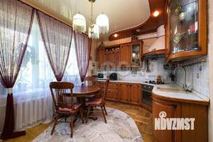 Дом 245м&sup2;, 2-этажный, участок 6 сот.  