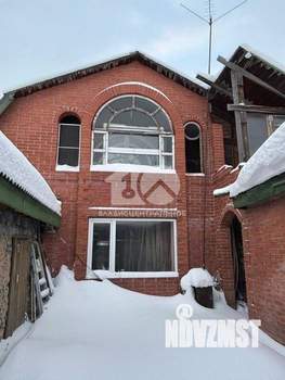 Дом 220м&sup2;, 2-этажный, участок 4 сот.  