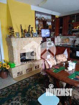 Дом 180м², 2-этажный, участок 10 сот.  