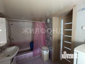 Дом 63м&sup2;, 2-этажный, участок 3 сот.  