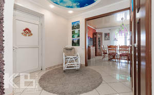 Дом 266м&sup2;, 3-этажный, участок 6 сот.  