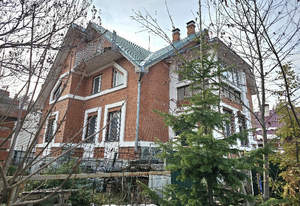 Дом 329м², 2-этажный, участок 6 сот.  