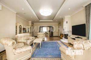 Коттедж 1213м², 3-этажный, участок 30 сот.  