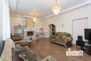 Коттедж 360м², 2-этажный, участок 16 сот.  