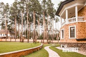 Коттедж 1213м², 3-этажный, участок 30 сот.  