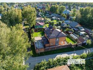 Дом 301м&sup2;, 2-этажный, участок 10 сот.  