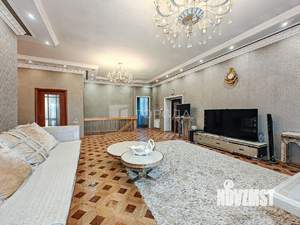 Дом 443м&sup2;, 2-этажный, участок 14 сот.  