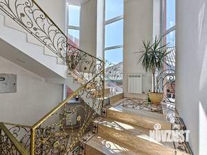 Дом 420м&sup2;, 3-этажный, участок 7 сот.  