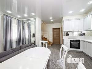 Дом 250м², 3-этажный, участок 10 сот.  